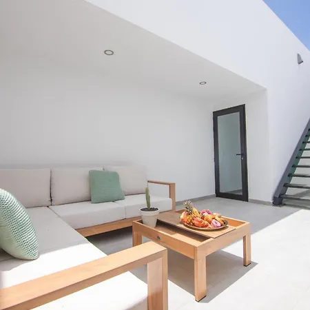 Coloured Mansion In Corralejo 公寓