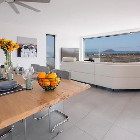 Coloured Mansion In Corralejo 公寓 *