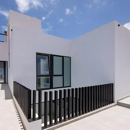 Coloured Mansion In Corralejo * 科拉雷侯